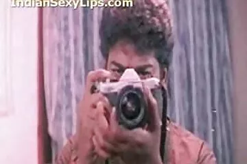 माँ 50 साल की है और वह अपनी बेटी की चूत चुराती है (रूसी सेक्सी मूवी फुल मूवी अनुवाद)