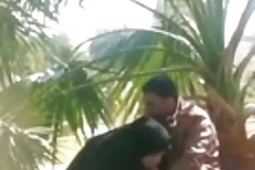 एक फ्रांसीसी टैक्सी ड्राइवर ने प्यार की राजधानी में दो वेश्याओं को उठाया और उनके साथ सेक्सी फुल मूवी वीडियो एक तूफानी रात बिताई
